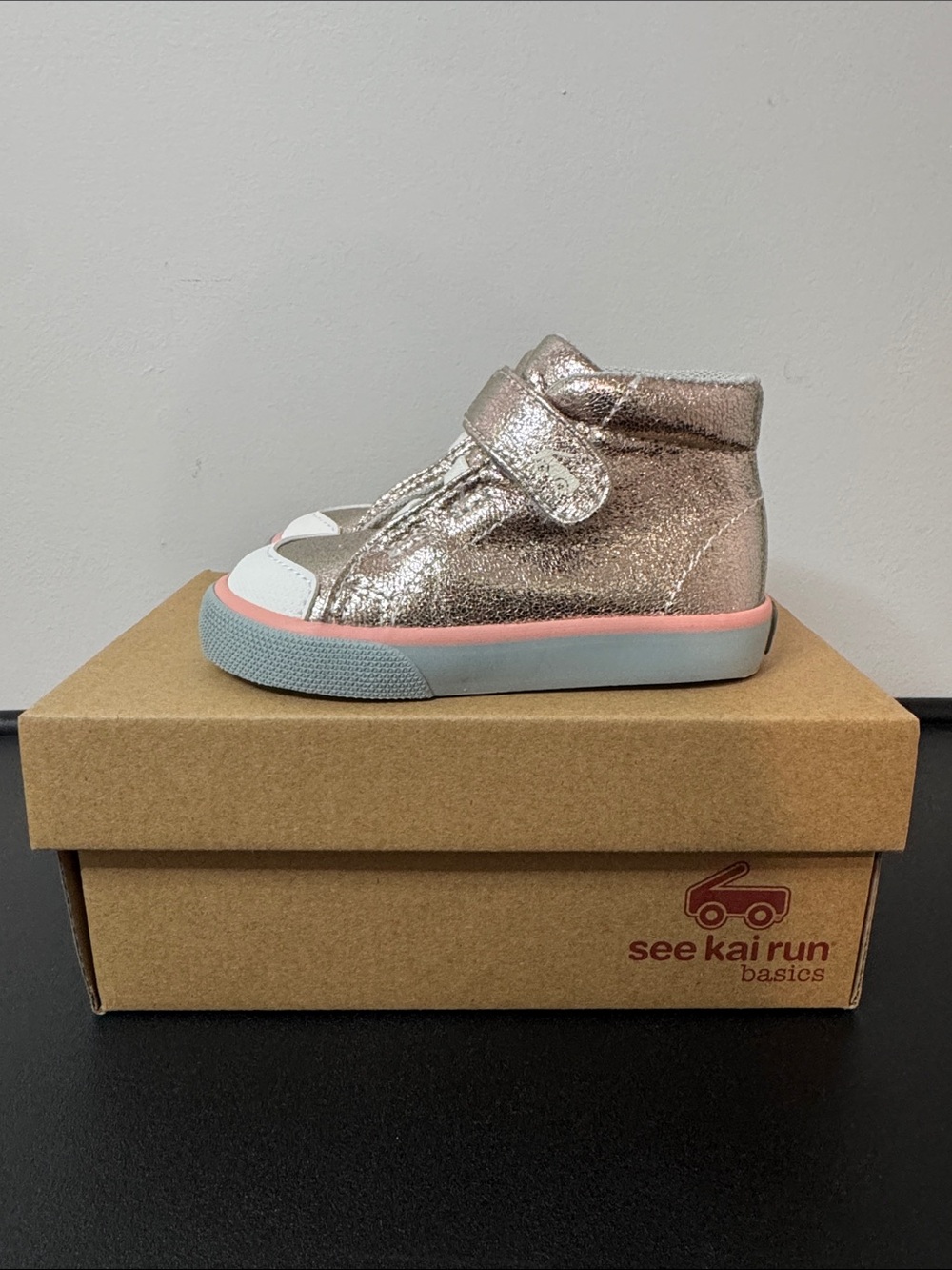 See Kai Run Drew Rose Gold Metallic High-Top Sneakers Toddler Size 5 New NIB
